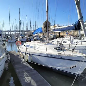 Be Local - Sleep Aboard The Santa Maria Sailing Boat In Apartamento Lisboa